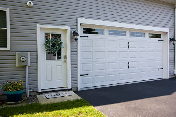 24/7 Emergency Garage Door Panel Replacement experts in Santa Fe County County, NM